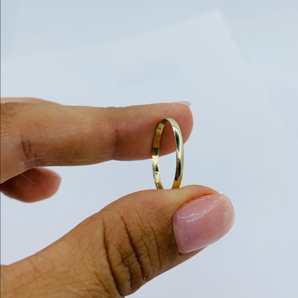 Real 10k Gold Band Women’s Dainty Ring Size 8.5 - Picture 5 of 9